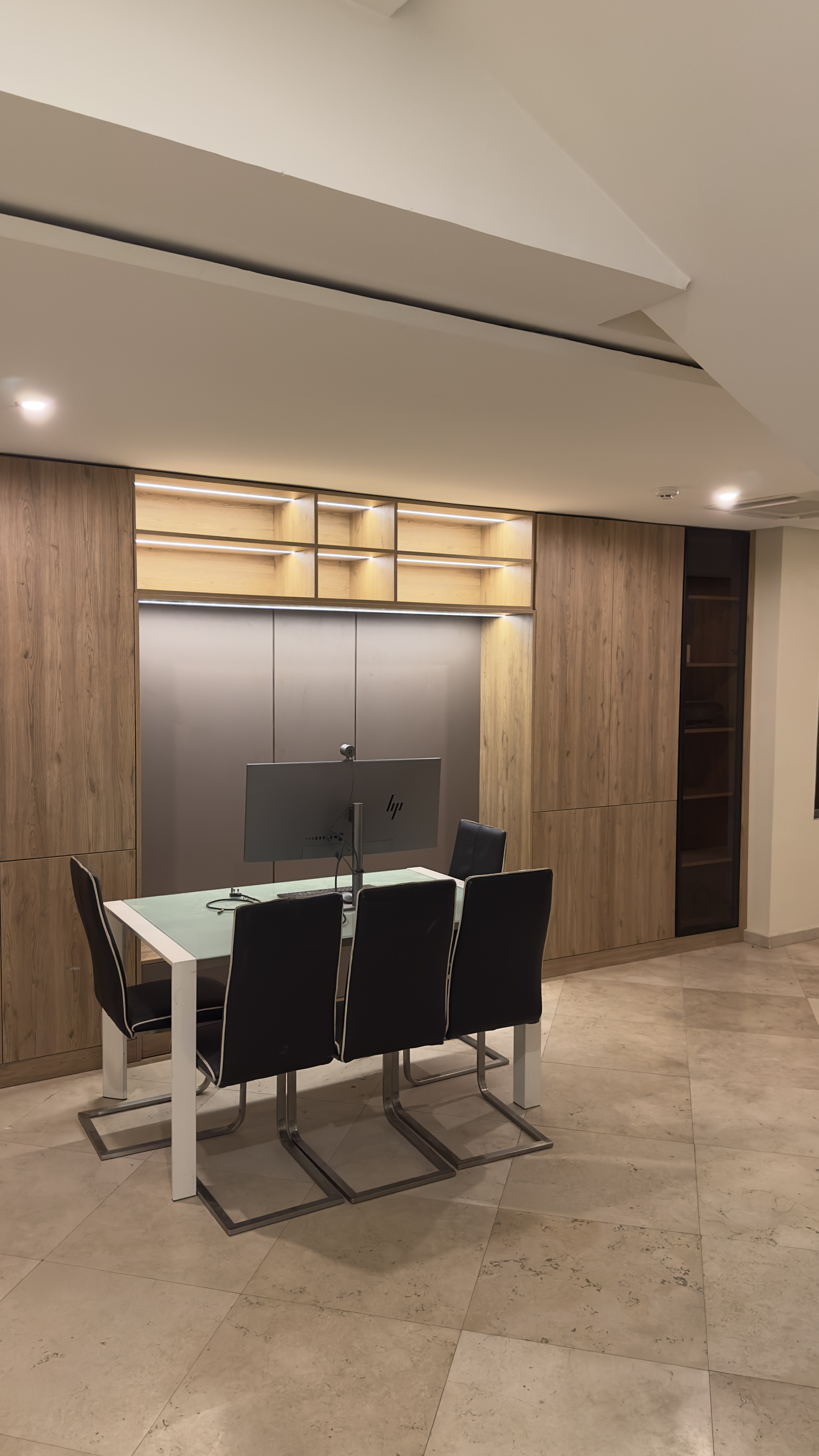 Apo Legislative Qtrs — the finished room